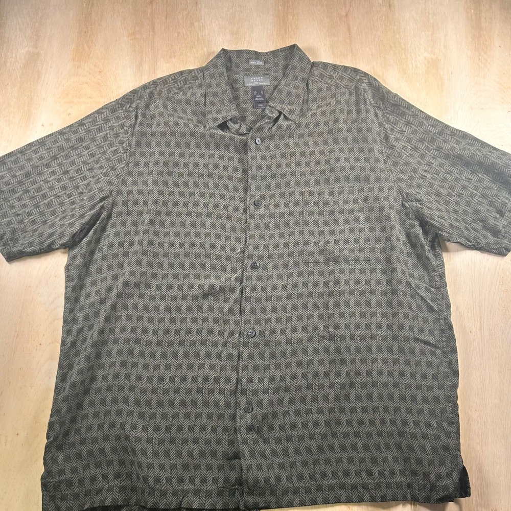 Crazy Horse Mens XL Silk Button Down Shirt Short Sleeve Green Chevron Geometric
